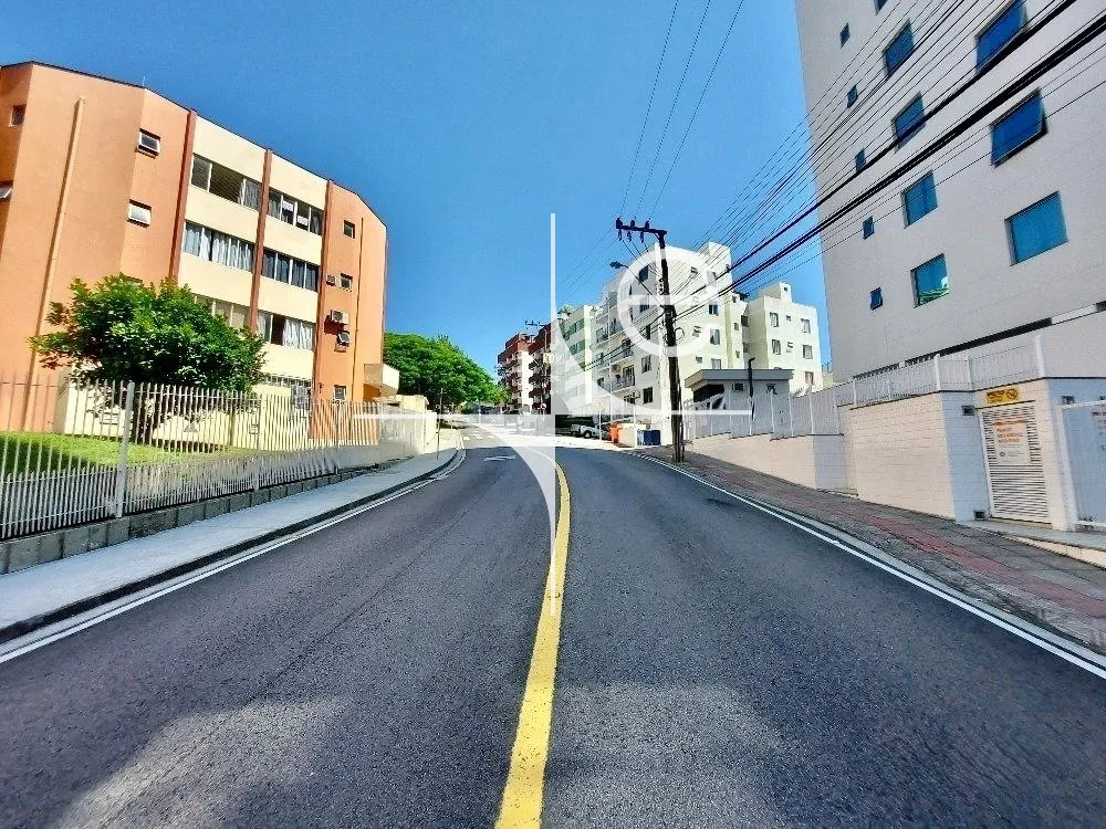 Меблированная 1-комнатная квартира 35 м² с парковкой — photo 17