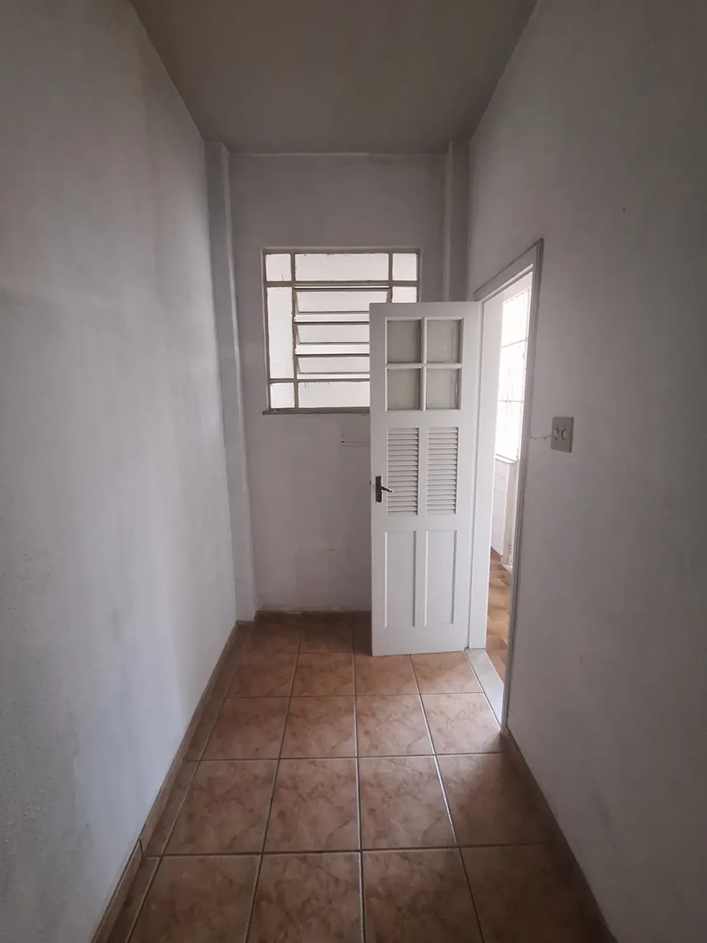 Unfurnished rental apartment with 2 bedrooms and 2 baths — photo 34