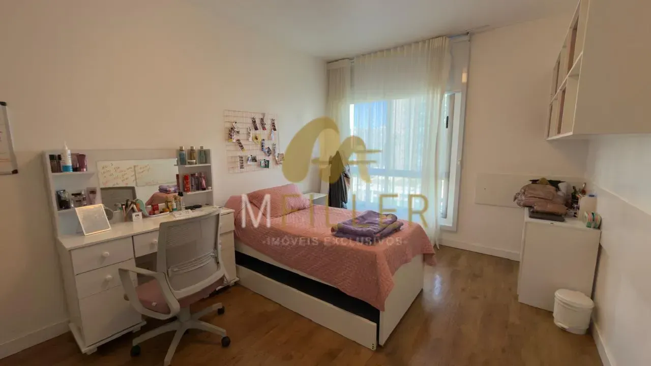 Furnished apartment with 4 bedrooms and 5 bathrooms — photo 6