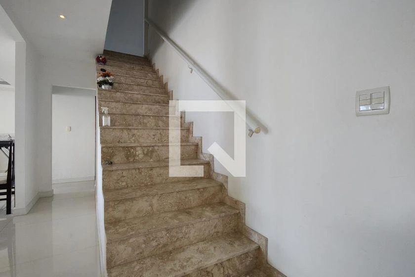 5-bedroom house with a home office — photo 13
