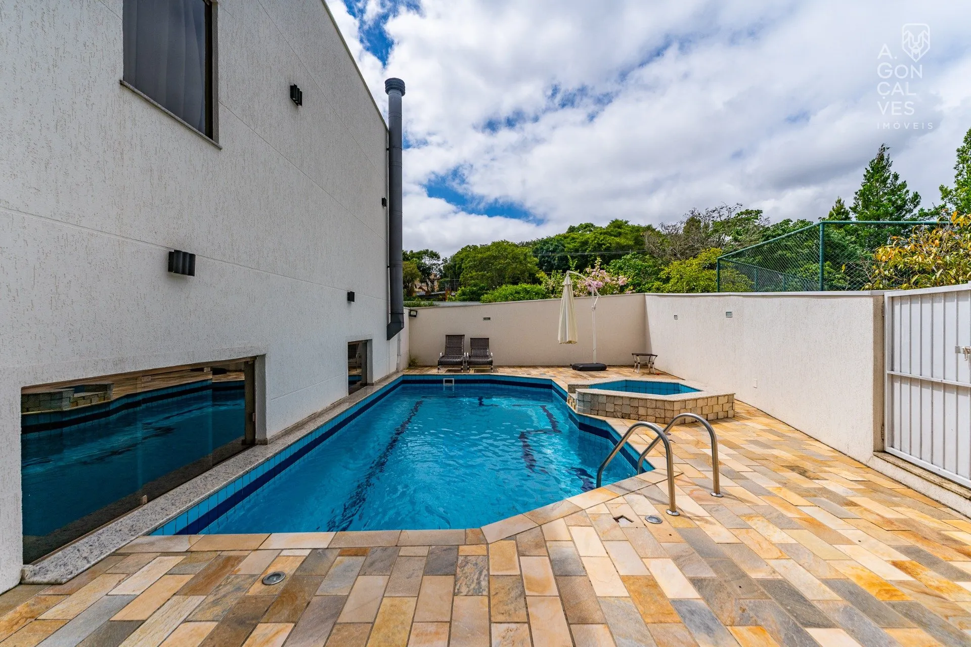 Unfurnished house with 4 bedrooms and 5 bathrooms — photo 45