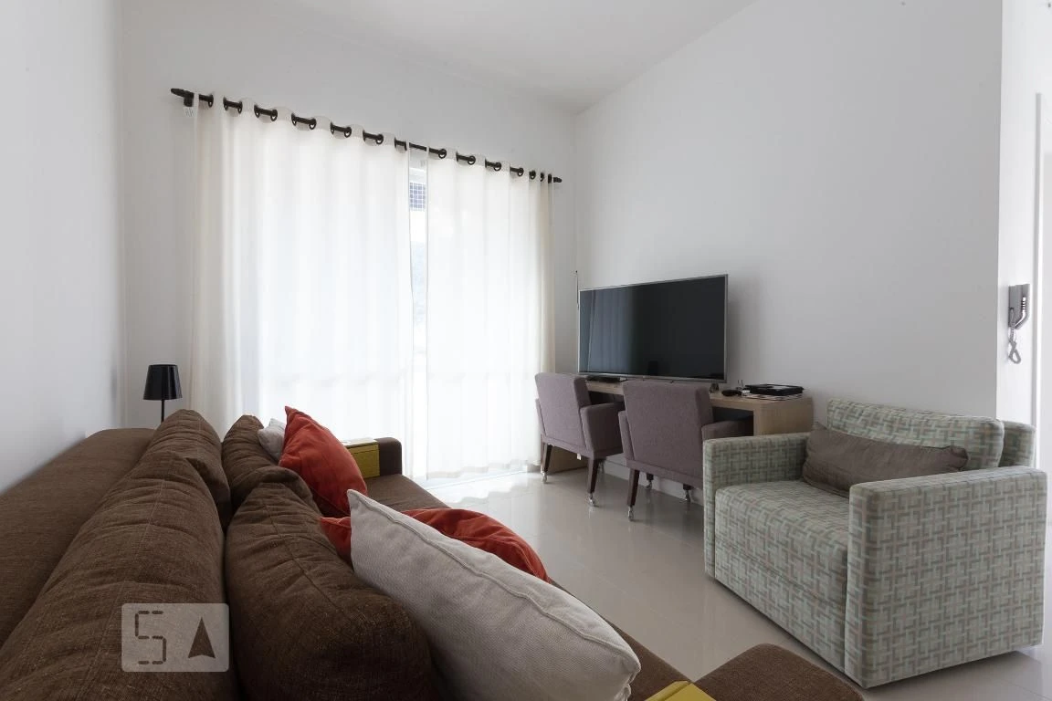 Glass-enclosed balcony in a 2-bedroom apartment, 189 m² — photo 12