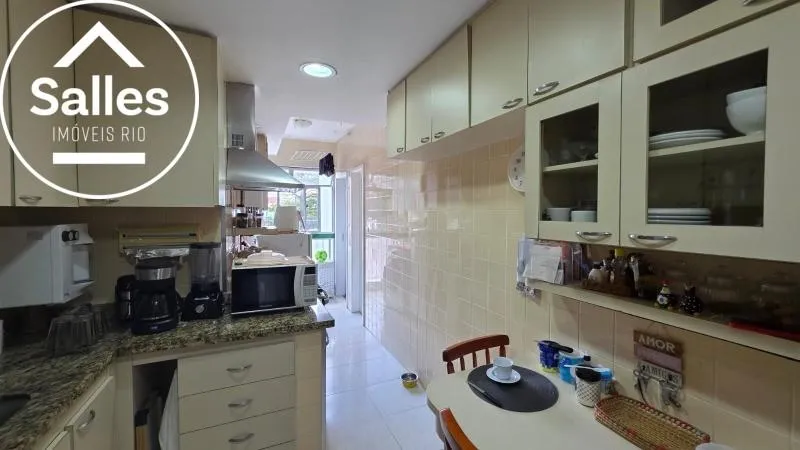3-bedroom apartment with 4 bathrooms and enclosed balcony — photo 2