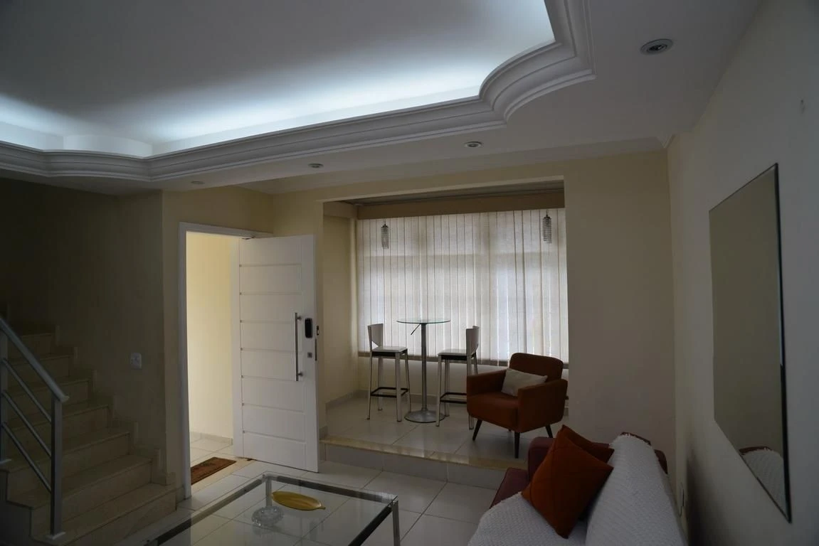 5-bedroom house with a washing machine — photo 60