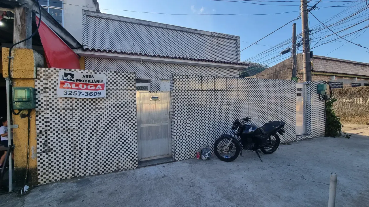 Unfurnished house with air conditioning and 1 bedroom