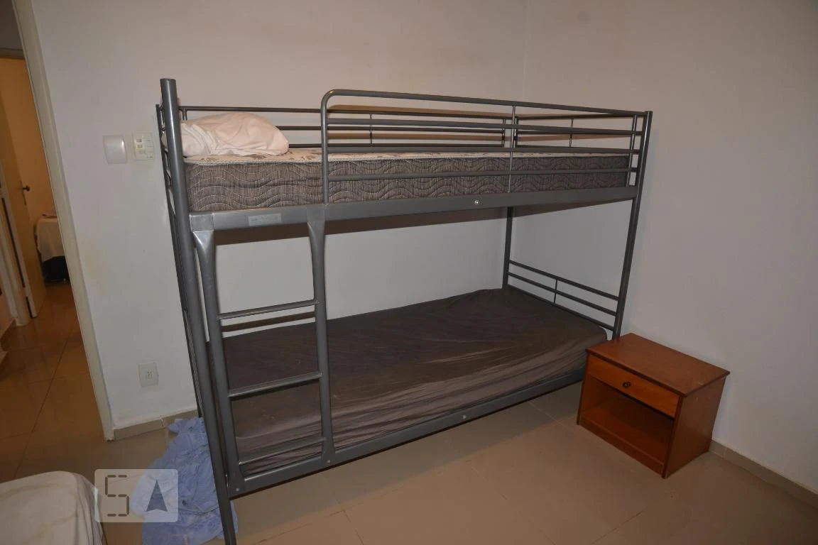 Furnished 2-bedroom apartment with 1 bathroom — photo 17