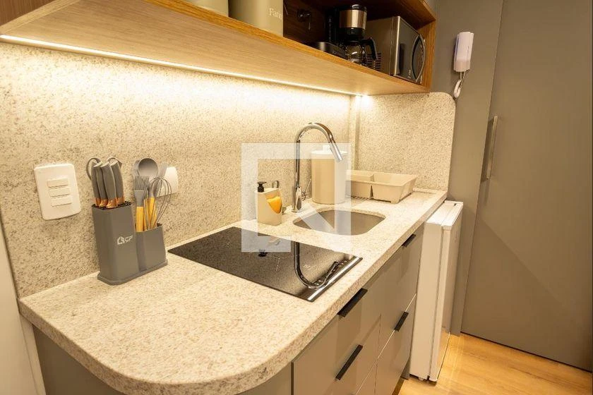 Furnished studio, 24 m², with floor-to-ceiling windows — photo 6