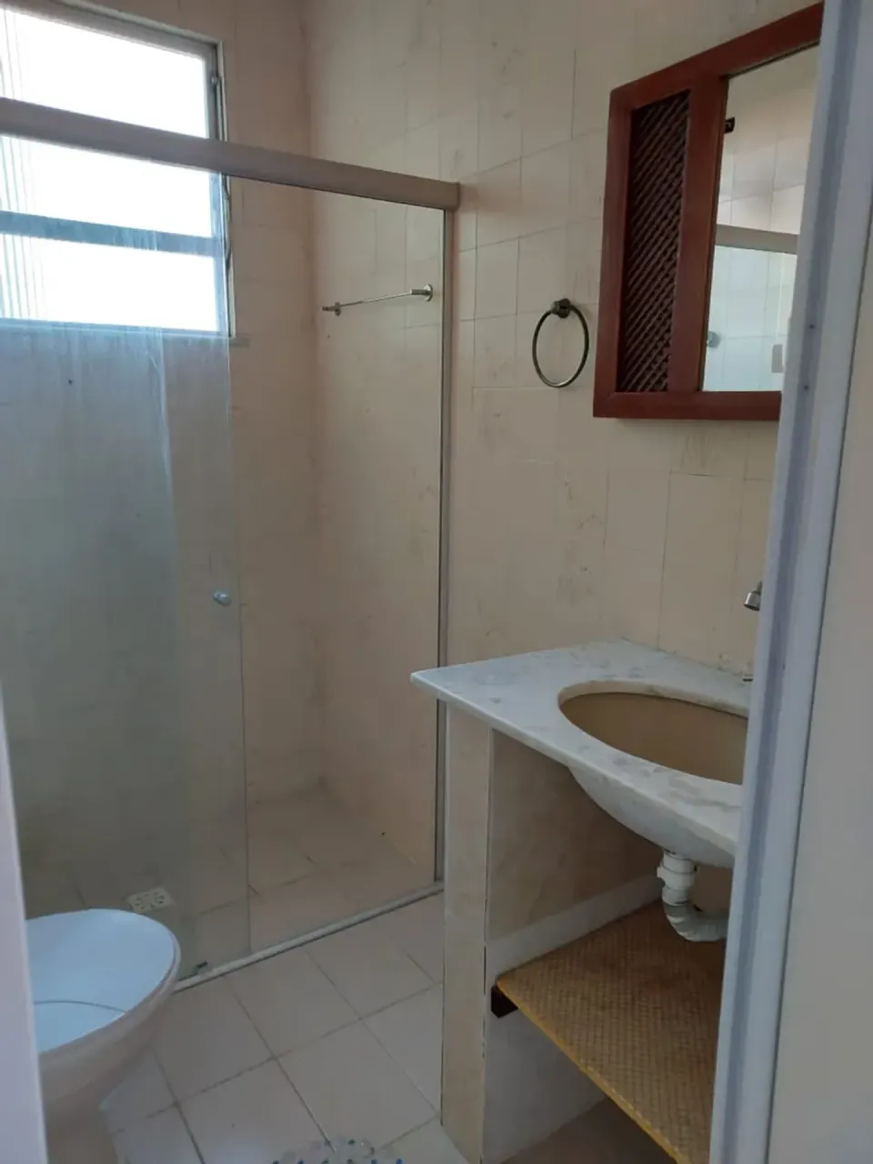 Unfurnished 1-bedroom apartment with a closed kitchen — photo 19