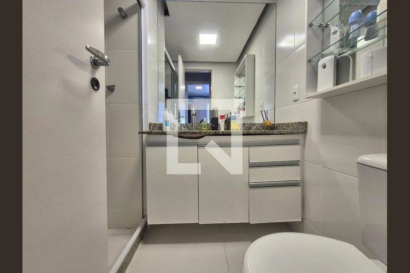 2-bedroom apartment in a building with a gym — photo 30