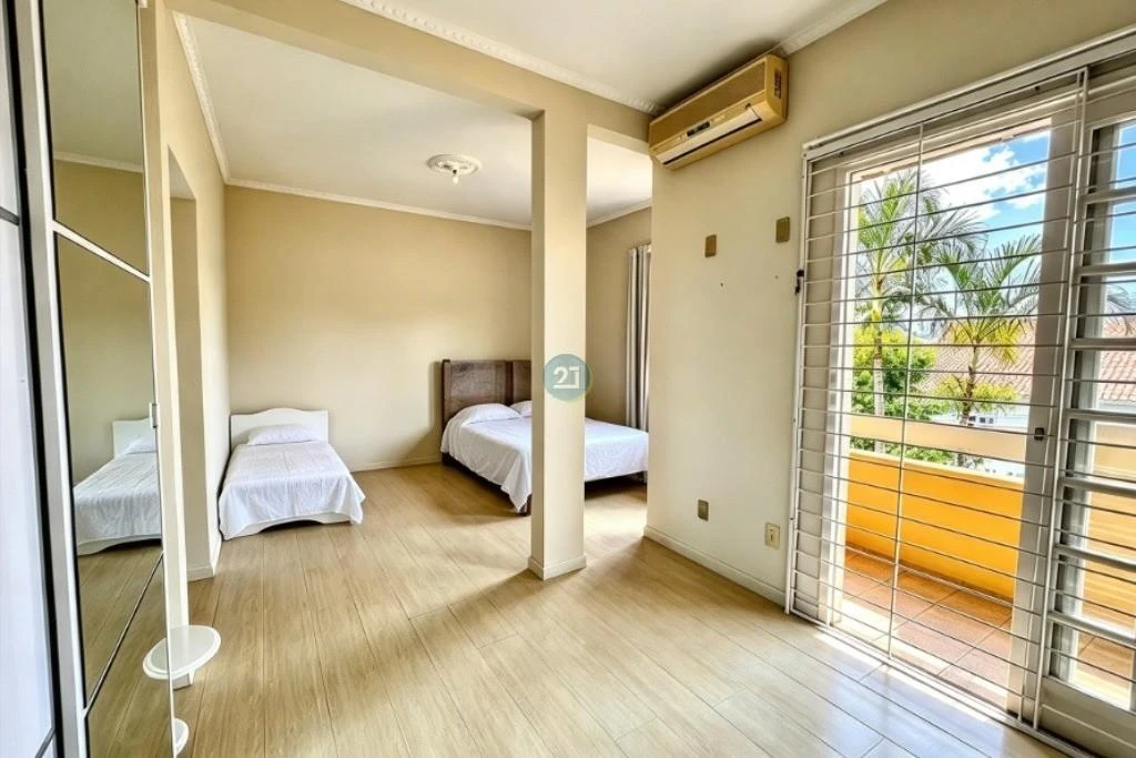 4-bedroom house with a grill on the balcony in Florianópolis — photo 4