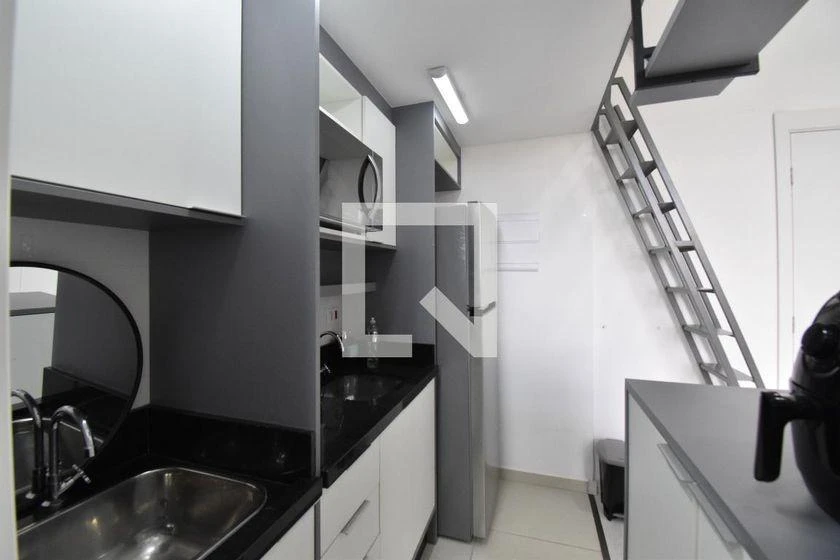 One-bedroom apartment in a building with a gym — photo 21