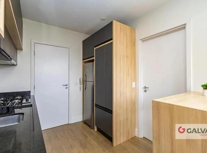 Furnished 1-bedroom apartment with open-plan kitchen — photo 4