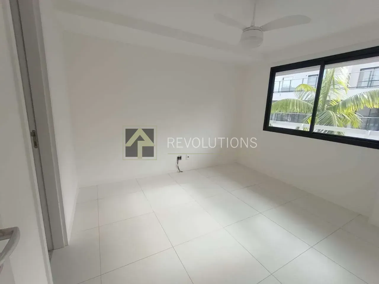 Apartamento sem mobília com 4 quartos e 5 banheiros — photo 5