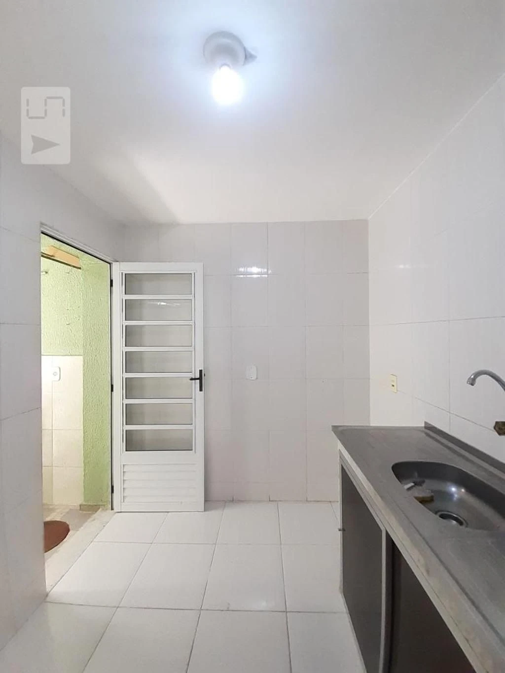 Rental apartment with 2 bedrooms and a balcony — photo 3