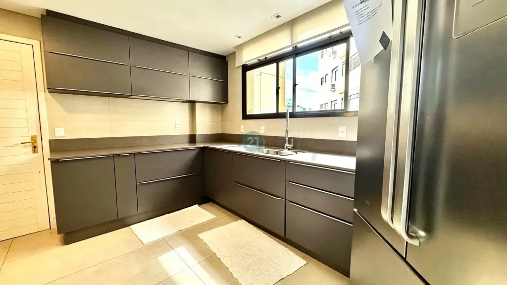 Квартира 254 м² с 3 спальнями-сьютами и прачечной — photo 24