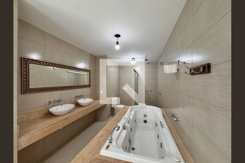 226 m² apartment with 4 bedrooms and a balcony grill — photo 24