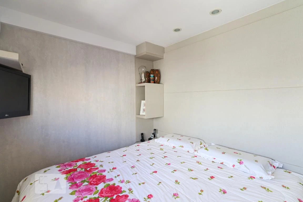 Rental apartment with 4 bedrooms and a glassed-in balcony — photo 7
