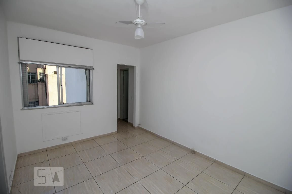 One-bedroom apartment with a mountain view in Rio de Janeiro — photo 22