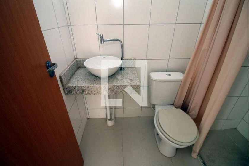 2-bedroom apartment in a building with a gym — photo 8