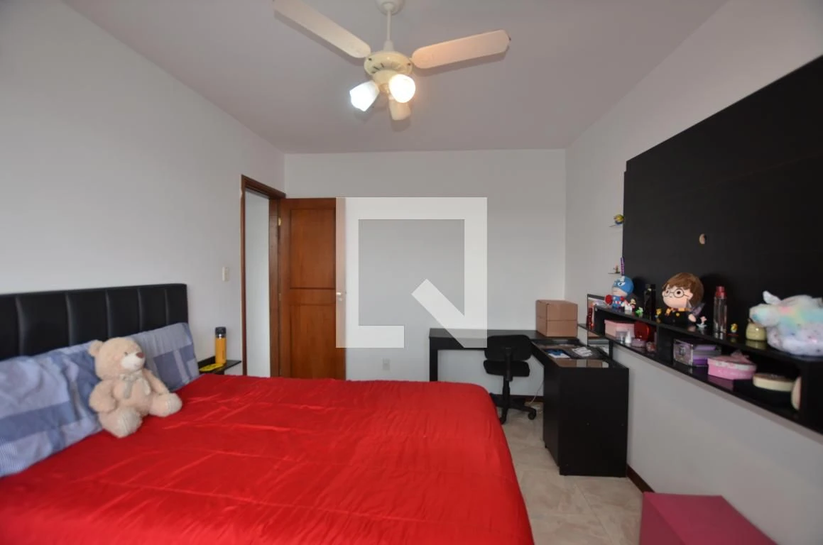 80 m² apartment with a walk-in closet and a home office — photo 12