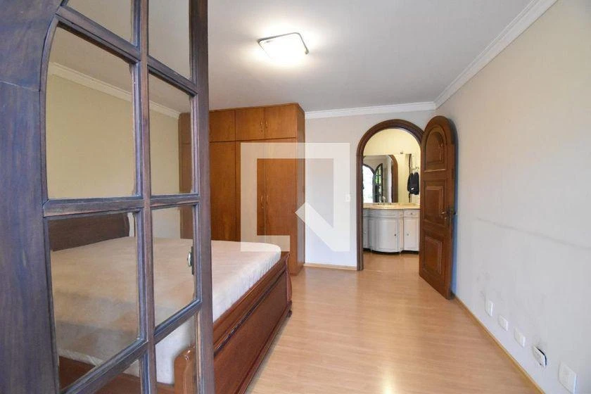 House with 5 bedrooms, gas stove and 650 m² — photo 50
