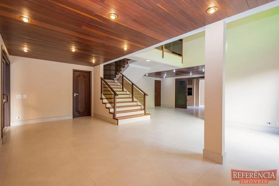 House, 550 m², with a walk-in closet — photo 26