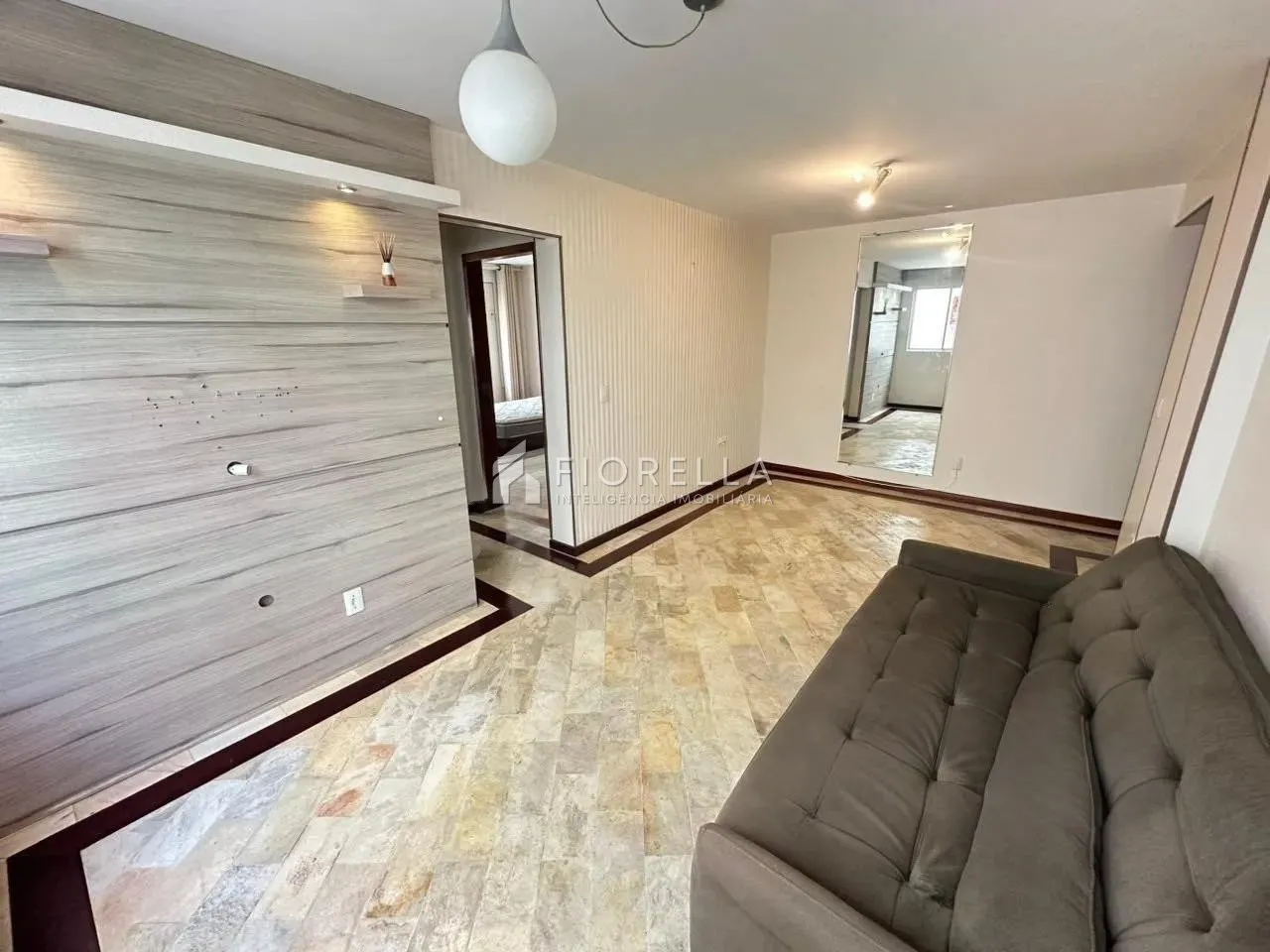 Apartamento mobiliado de 2 quartos com máquina de lavar