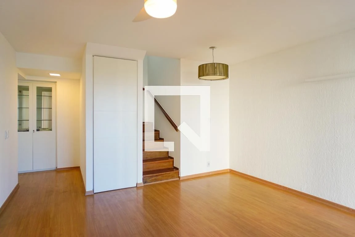 Apartamento sem mobília com 2 quartos e varanda fechada — photo 9