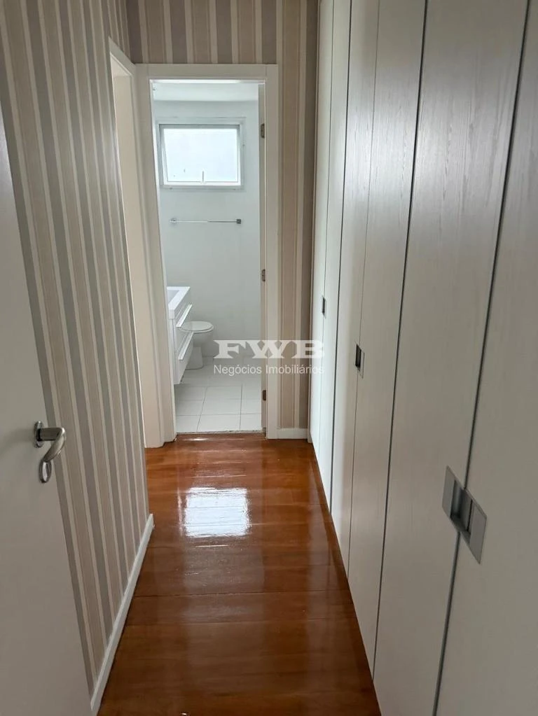 162 m² apartment with 4 bedrooms and 3 en-suites — photo 25