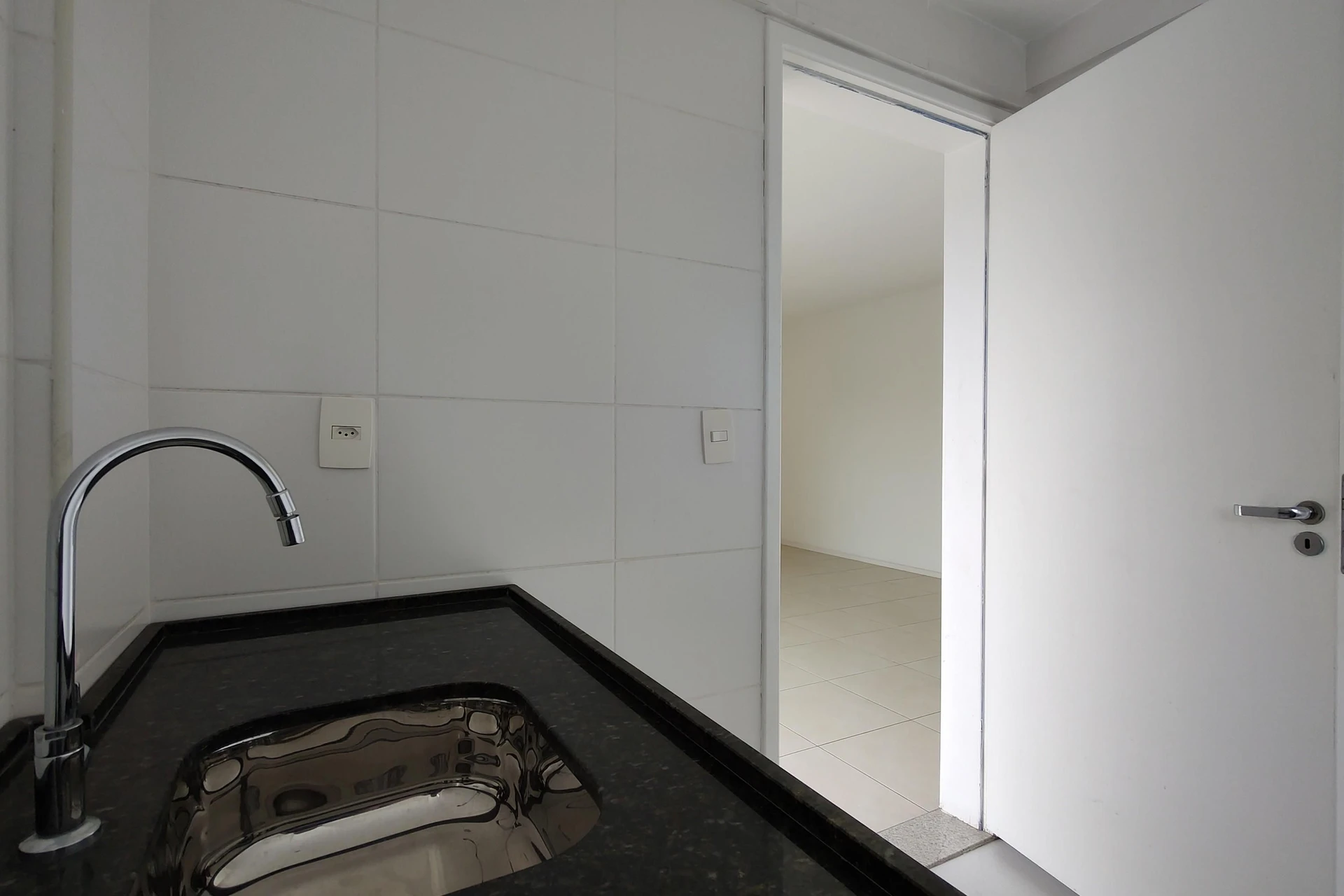 2-bedroom apartment with balcony and 2 bathrooms — photo 22