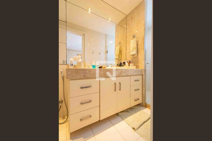 Rental duplex with 3 en-suite bedrooms and 203 m² — photo 42