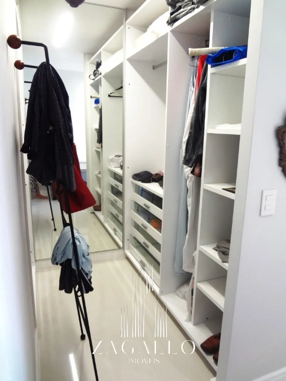 Furnished apartment with open-plan kitchen and 3 bedrooms — photo 20