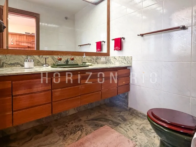 Furnished house, 800 m², with a bathtub — photo 8