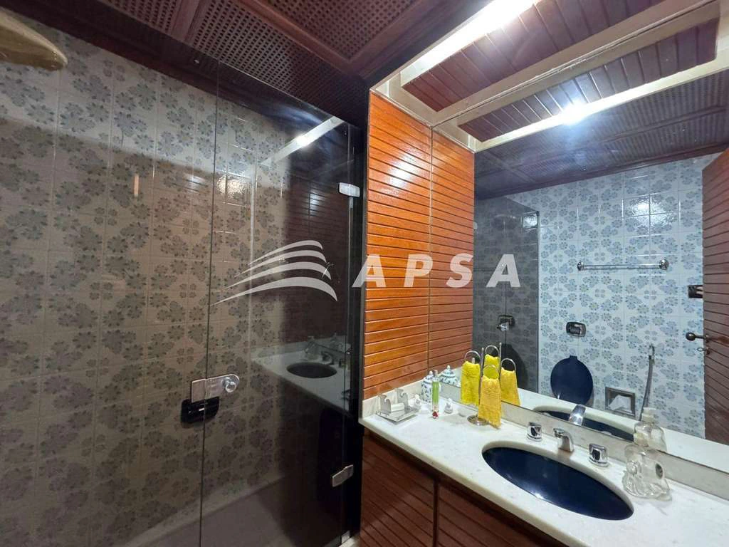 Furnished 208 m² apartment with 3 bedrooms and 2 parking spots — photo 13
