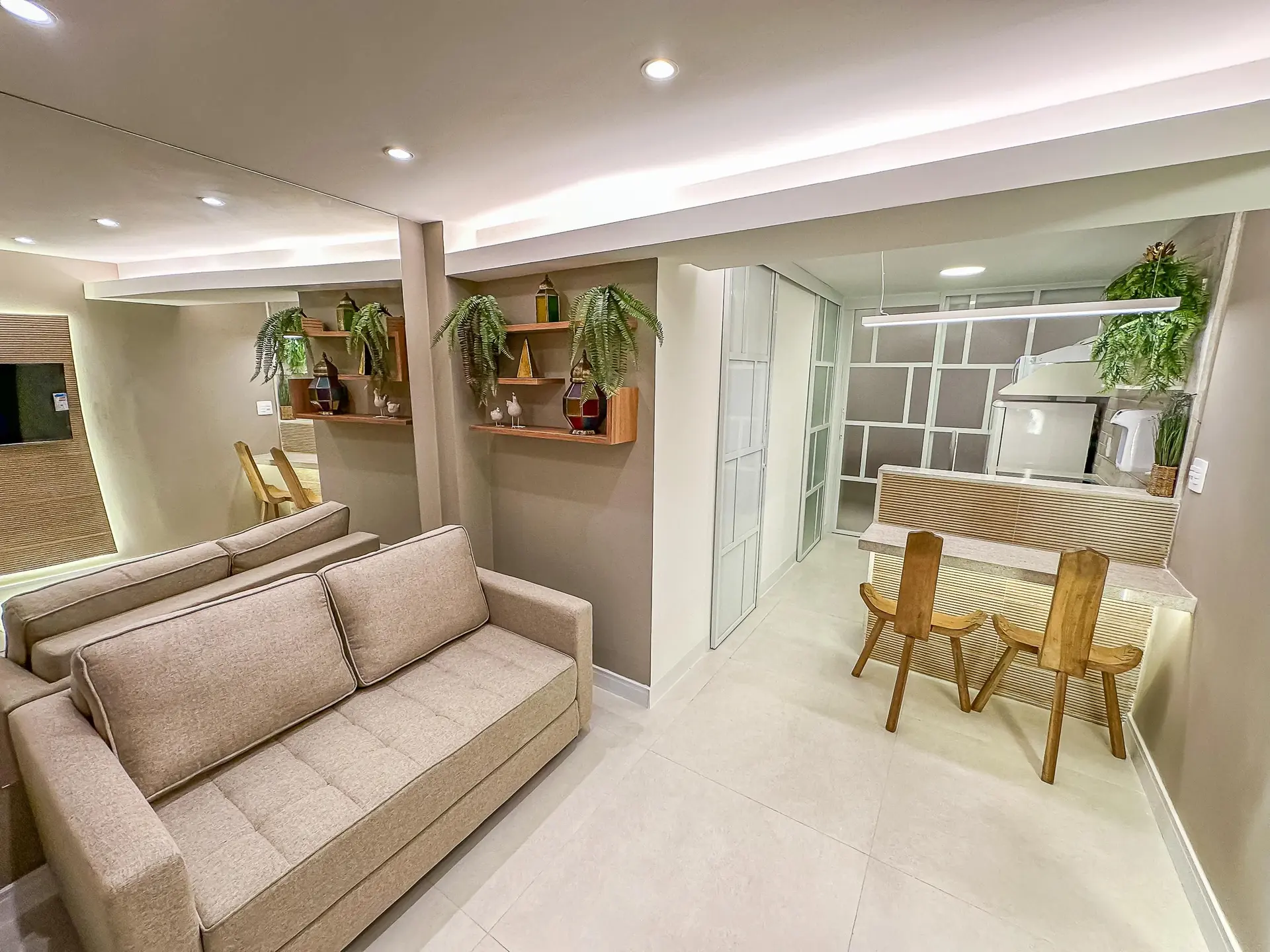 Меблированная квартира с 1 спальней и кухней open-plan