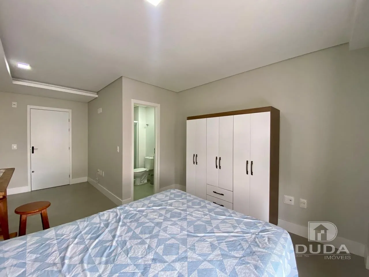 Furnished studio in a building with a coworking space — photo 11