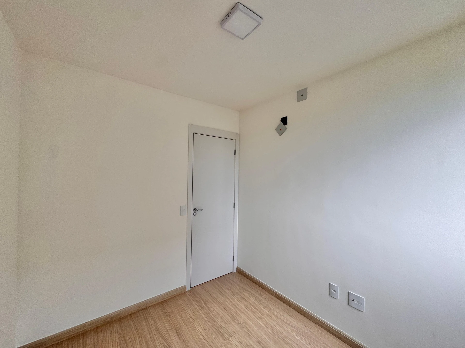 Apartamento sem mobília com 2 quartos e varanda — photo 37