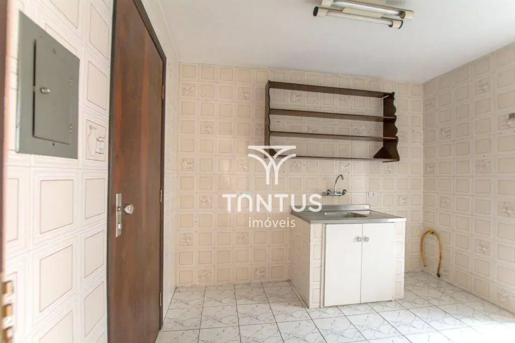 Wood or laminate floors in a 2-bedroom apartment, 66 m² — photo 24