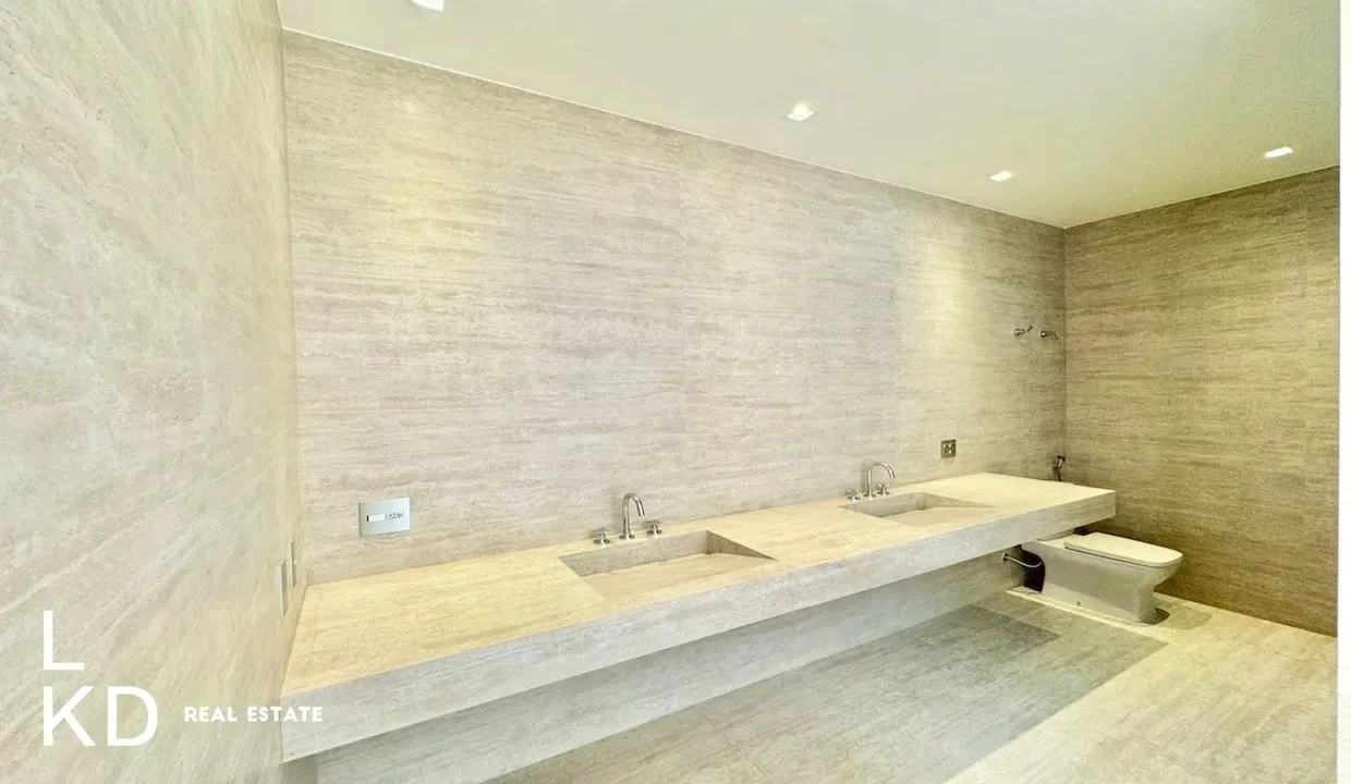 Linear penthouse 460 m² with floor-to-ceiling windows — photo 10