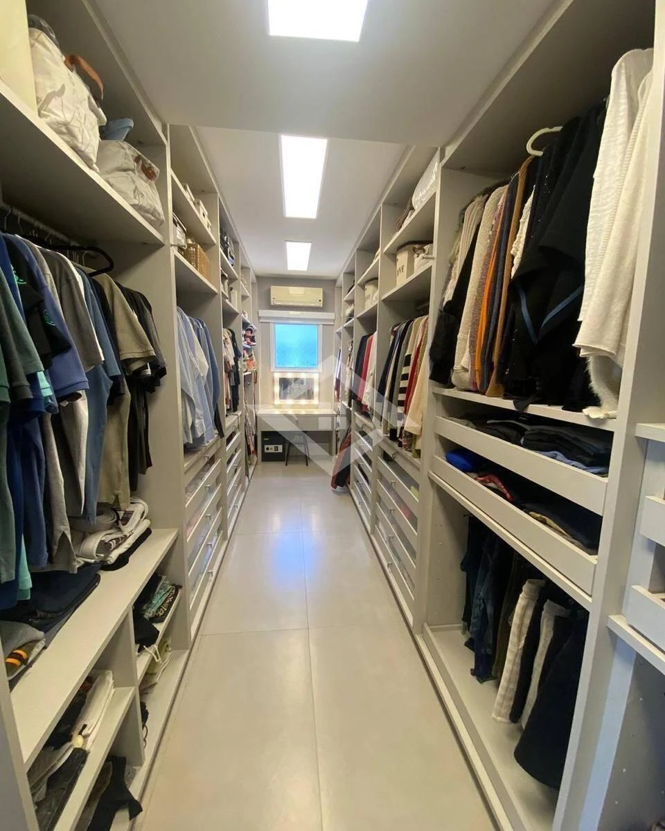 6 quartos e banheira: casa de 1000 m² — photo 18