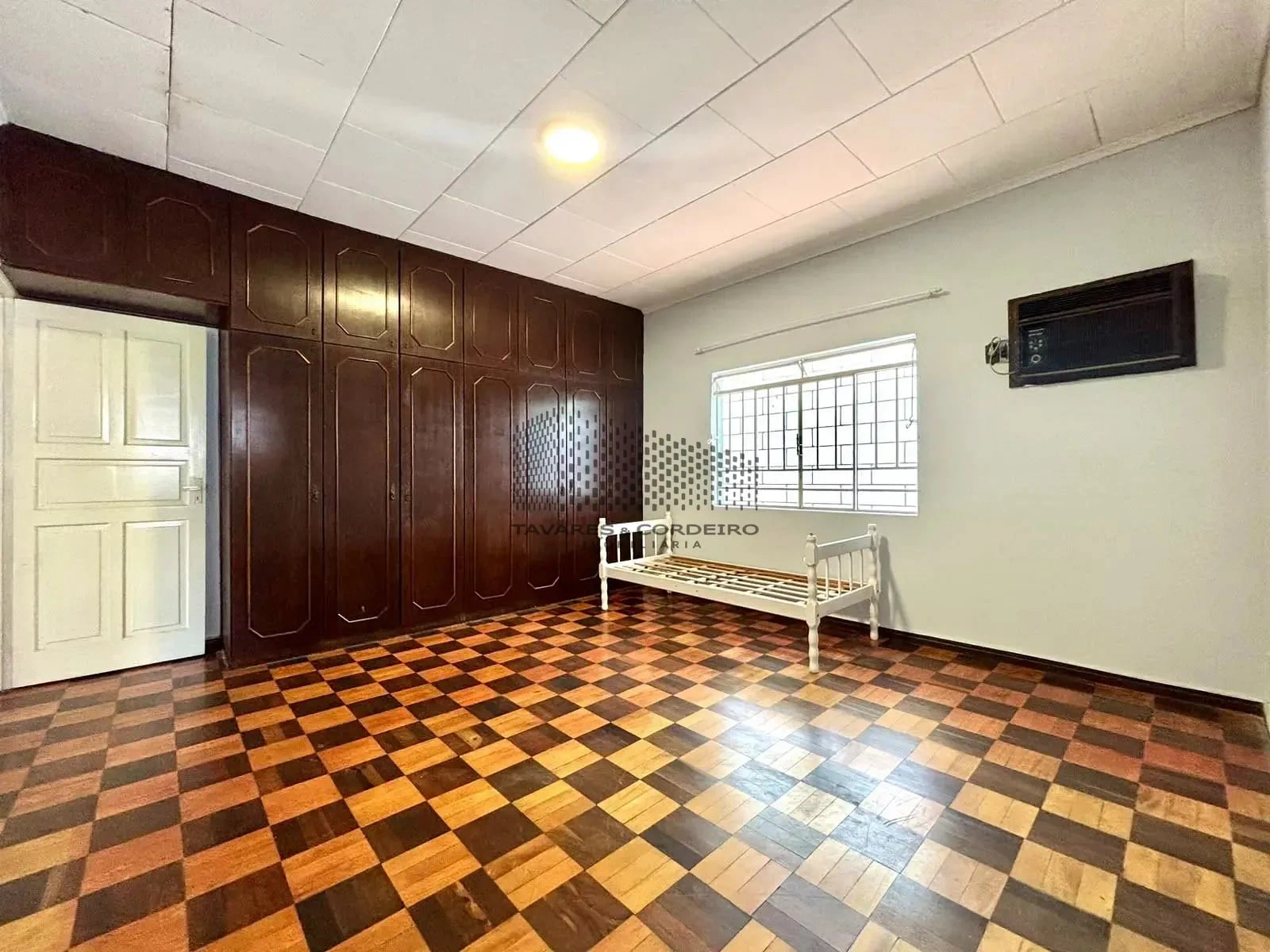 House, 195 m², with a bathtub — photo 4