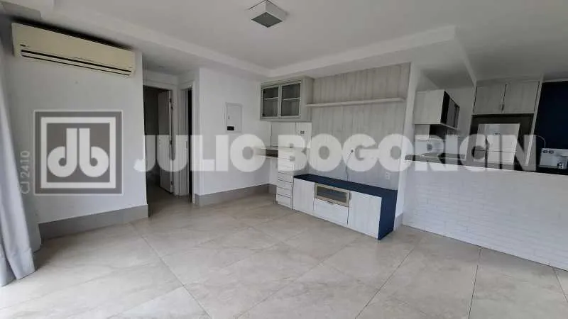 4-bedroom apartment with floor-to-ceiling windows — photo 25