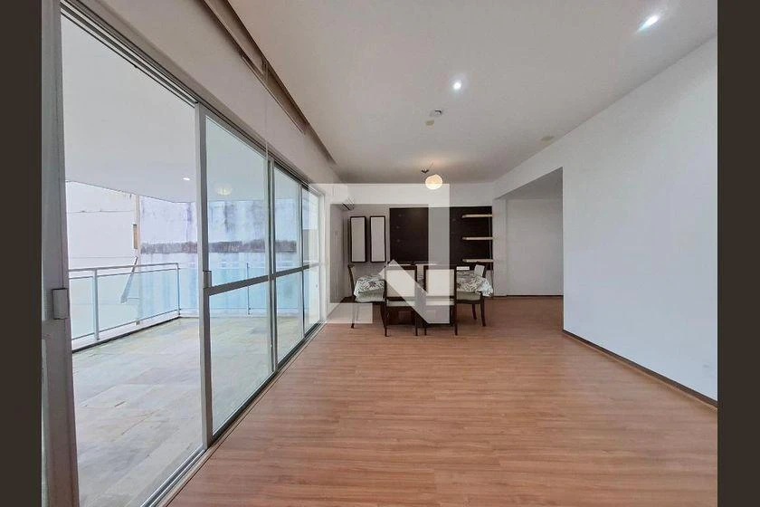 Home office in a 4-bedroom apartment, 140 m² — photo 4