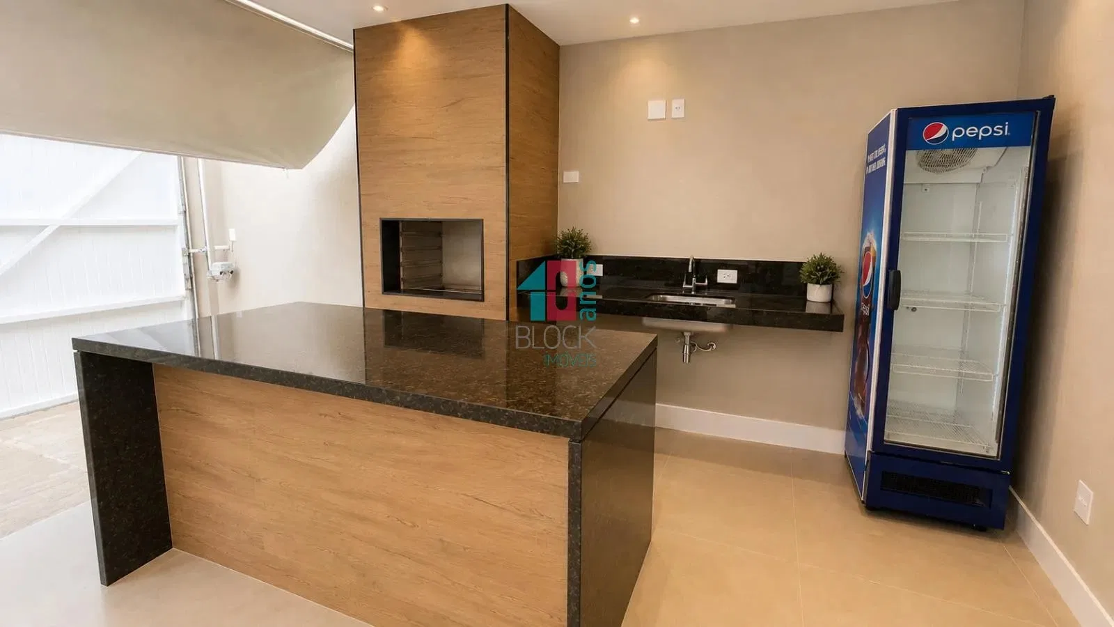 Casa triplex com 4 quartos e 3 suítes e cozinha fechada — photo 3