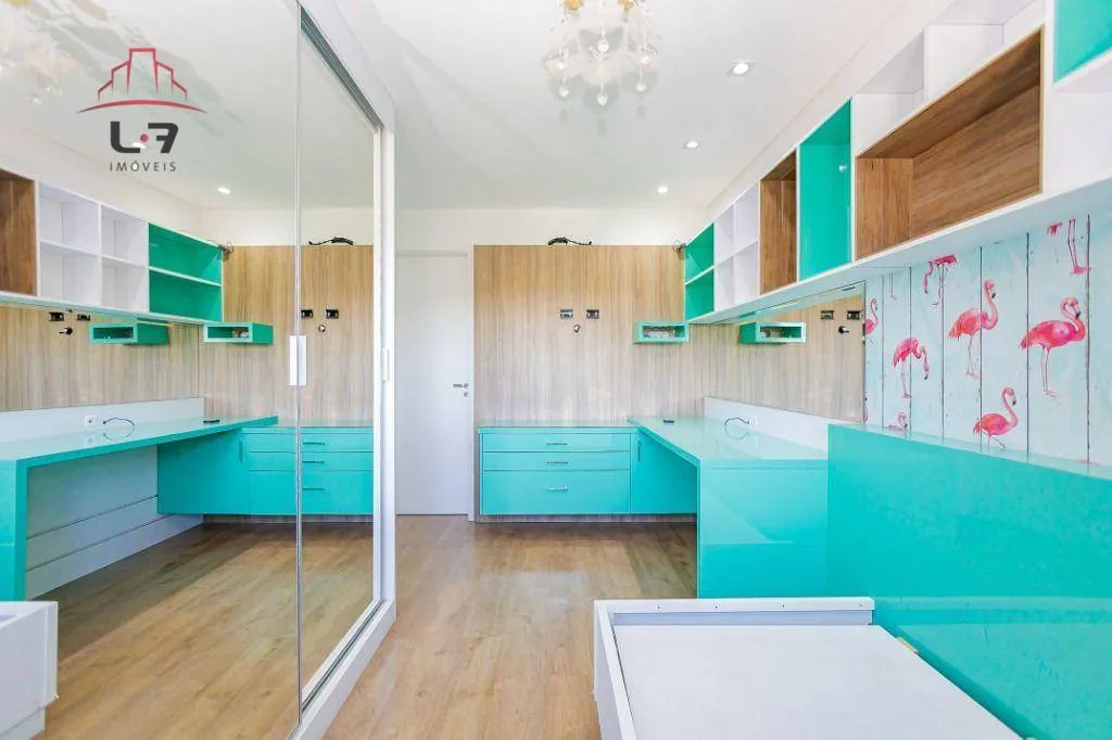 3-bedroom apartment with a grill on the balcony — photo 41