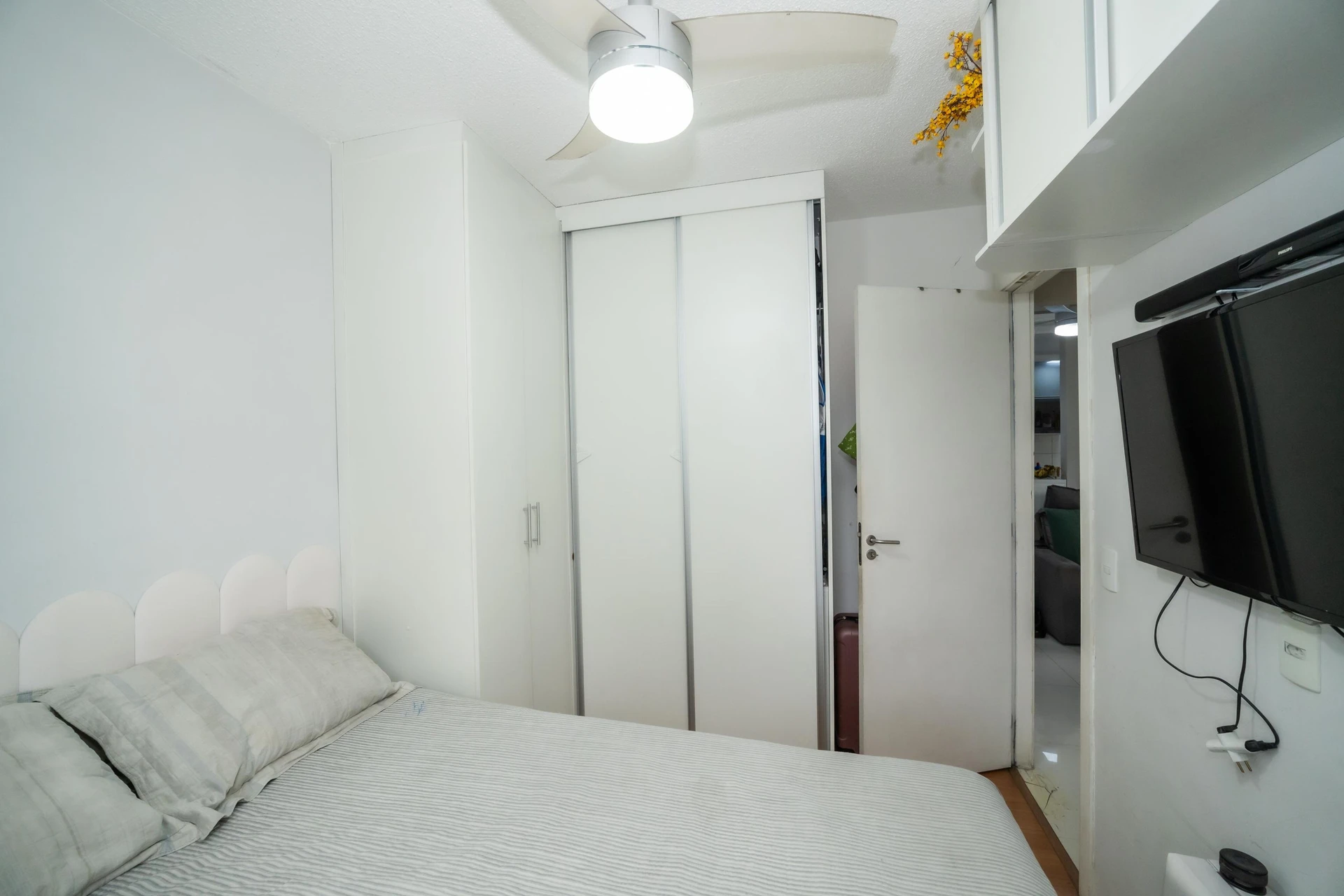 Furnished apartment, 48 m², with a grill on the balcony — photo 33