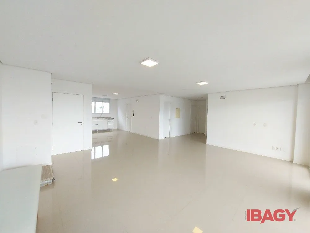 3-bedroom 165 m² apartment with balcony grill — photo 11
