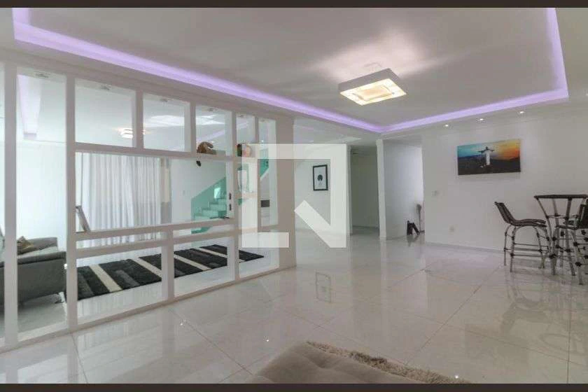 Condominium house with 5 bedrooms and 4 bathrooms — photo 23