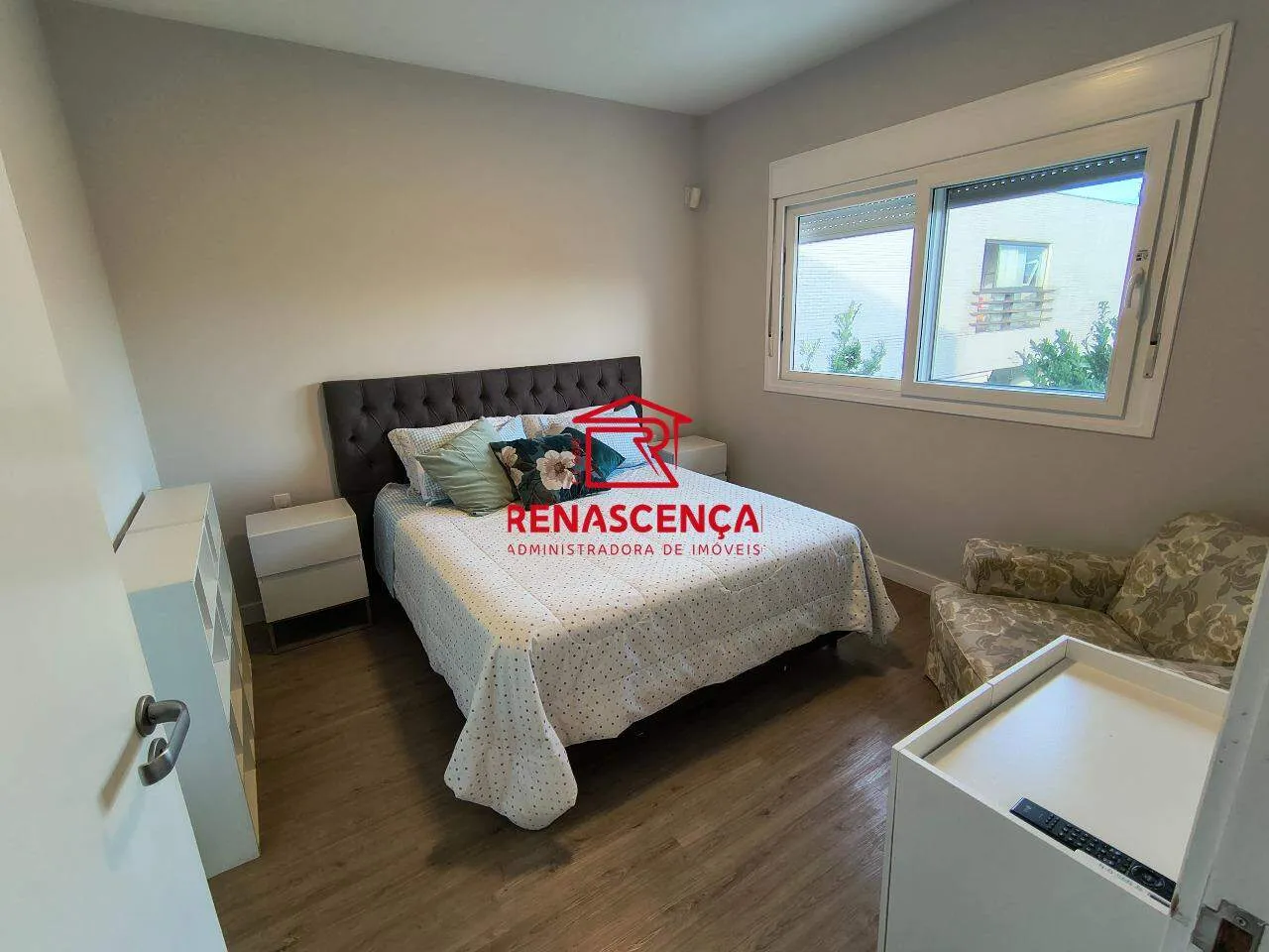 Меблированный дом с 4 спальнями-сюитами и садом 502 м² — photo 27