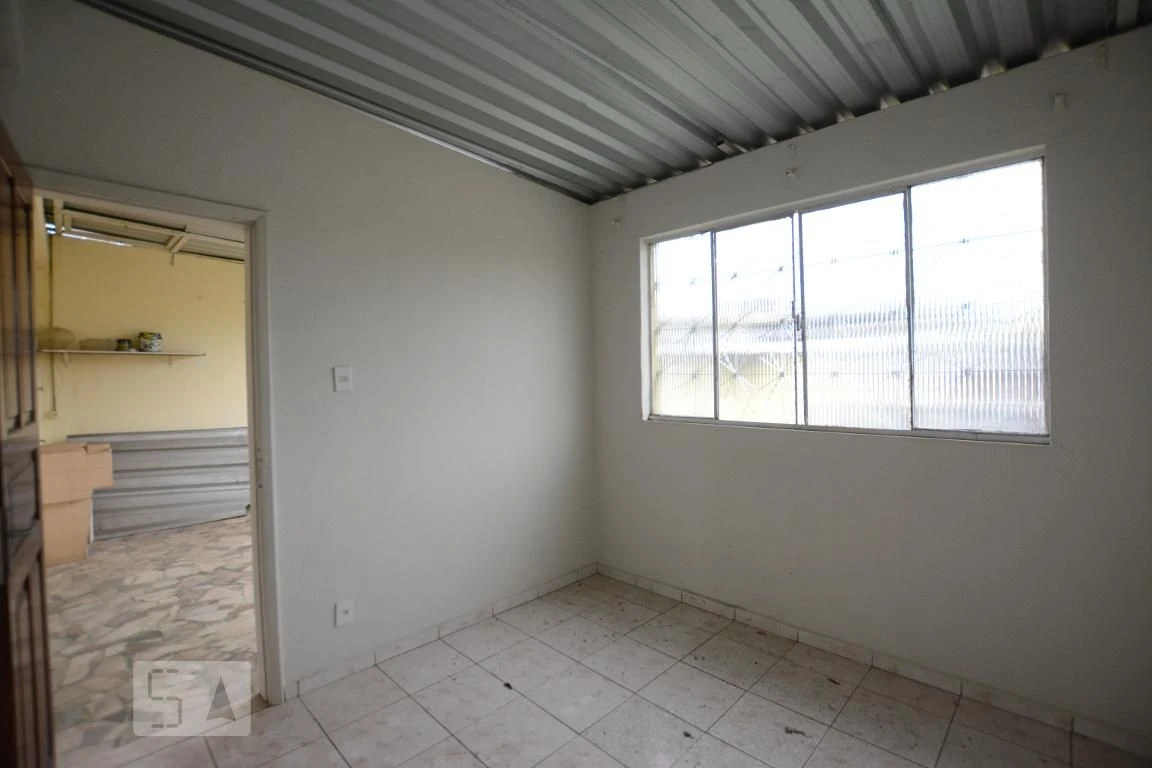 3-bedroom apartment with a glass-enclosed balcony — photo 10